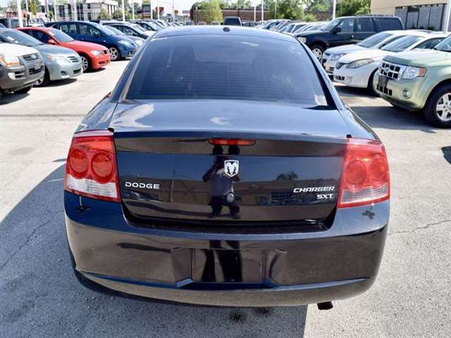 2010 Dodge Charger SXT 4DR Sedan